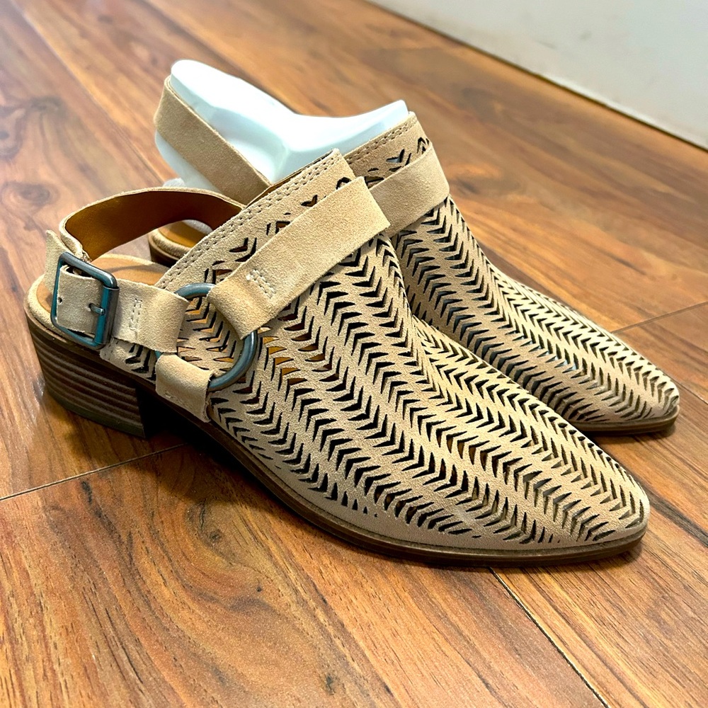 Lucky Brand Kaedey clog heel. Tan. Size 7.